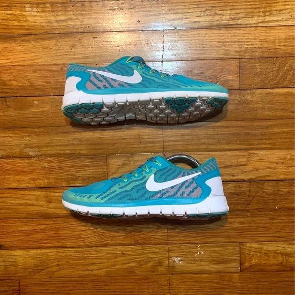 Nike running shoes - Picture 1 of 4